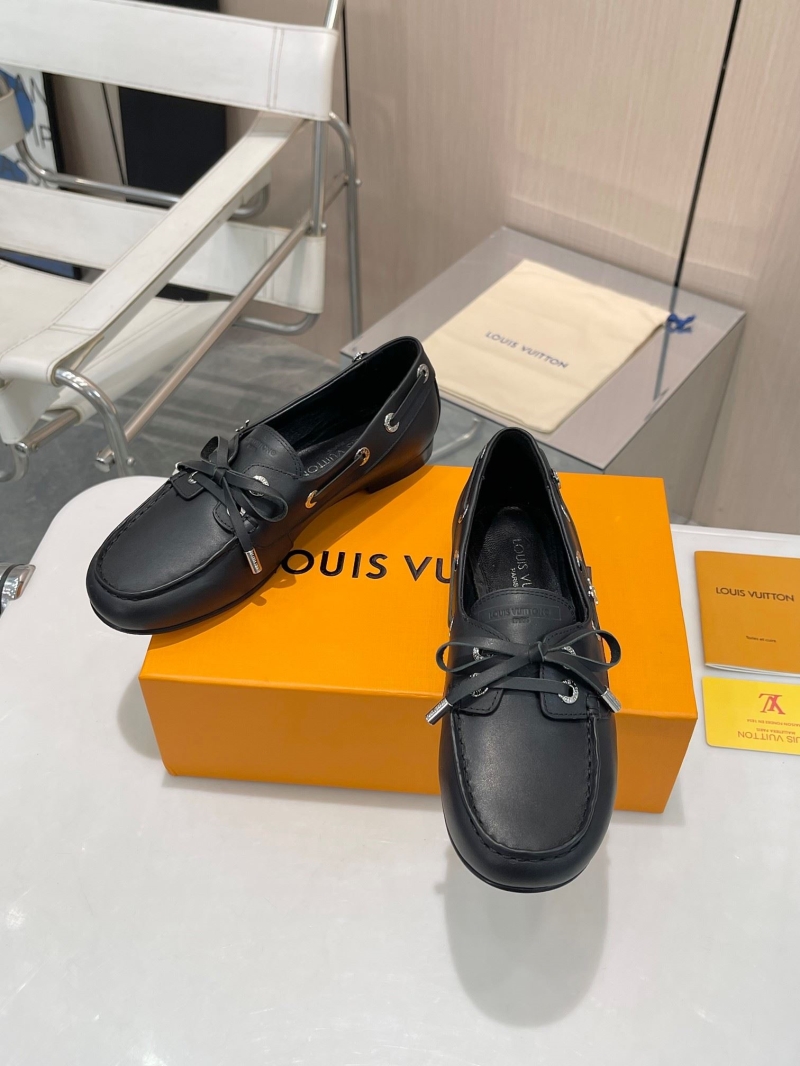 l0vis Vvtt0n loafers